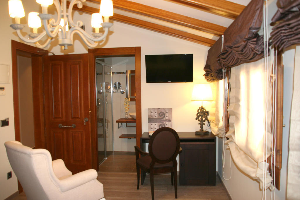 Hotel Castillo De Alquezar Room photo